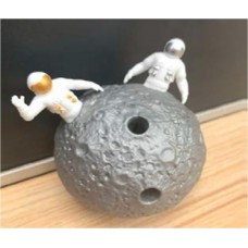 Астронавты на Луне